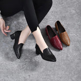 Isabel - Zapatos de tacón de piel vegana con bordado delicado