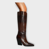 Botas de diseño croco con tacón elegante