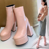 María - Botas de plataforma alta con encanto y confianza