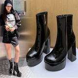 María - Botas de plataforma alta con encanto y confianza