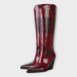 Botas de diseño croco con tacón elegante