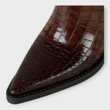 Botas de diseño croco con tacón elegante