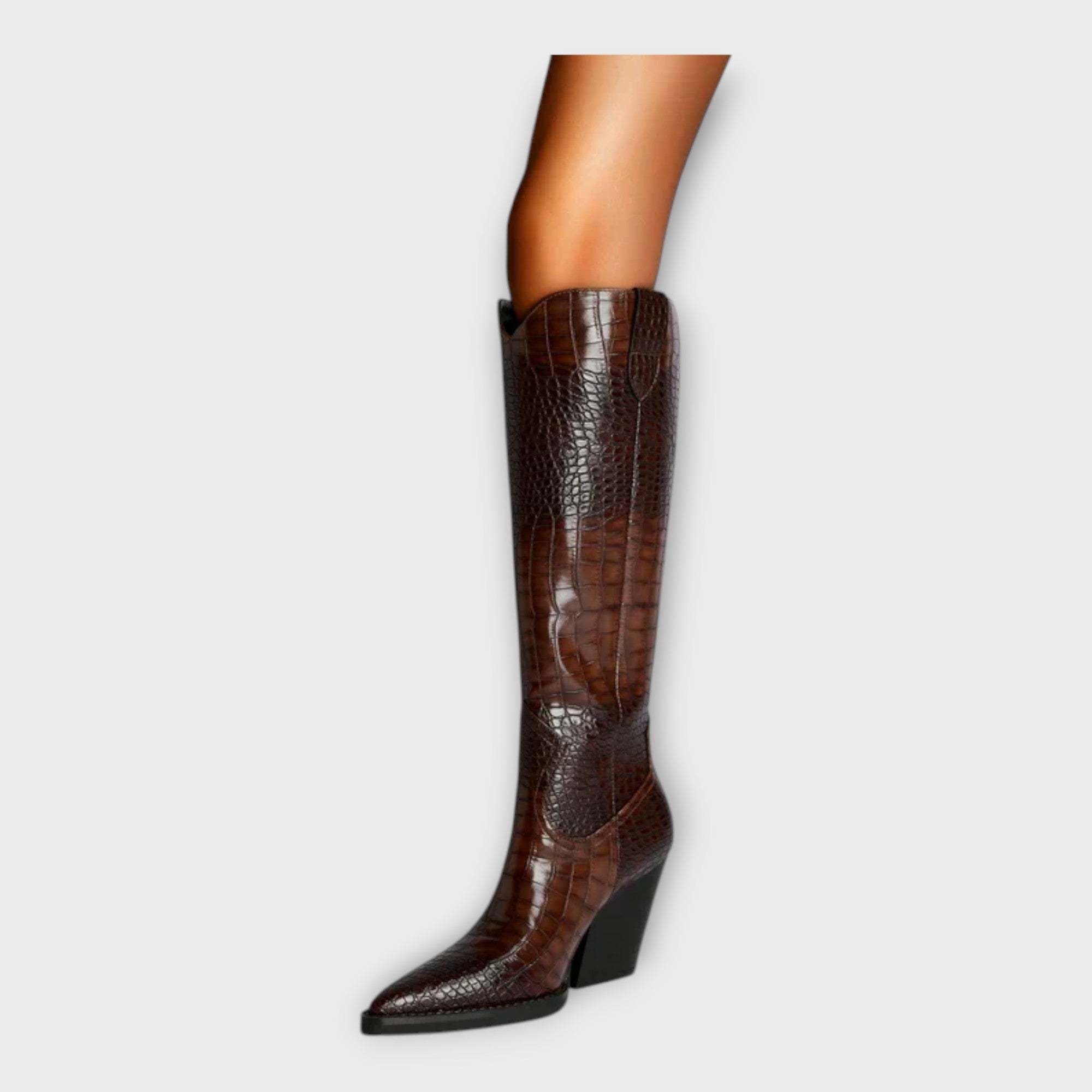 Botas de diseño croco con tacón elegante