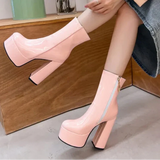 María - Botas de plataforma alta con encanto y confianza