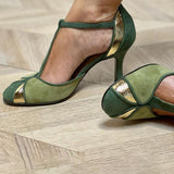 María - Tacones de patchwork con tira en T y puntera cerrada
